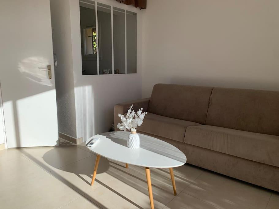Maisonnette Dans Belle Residence Saint-Vallier-de-Thiey Exterior photo